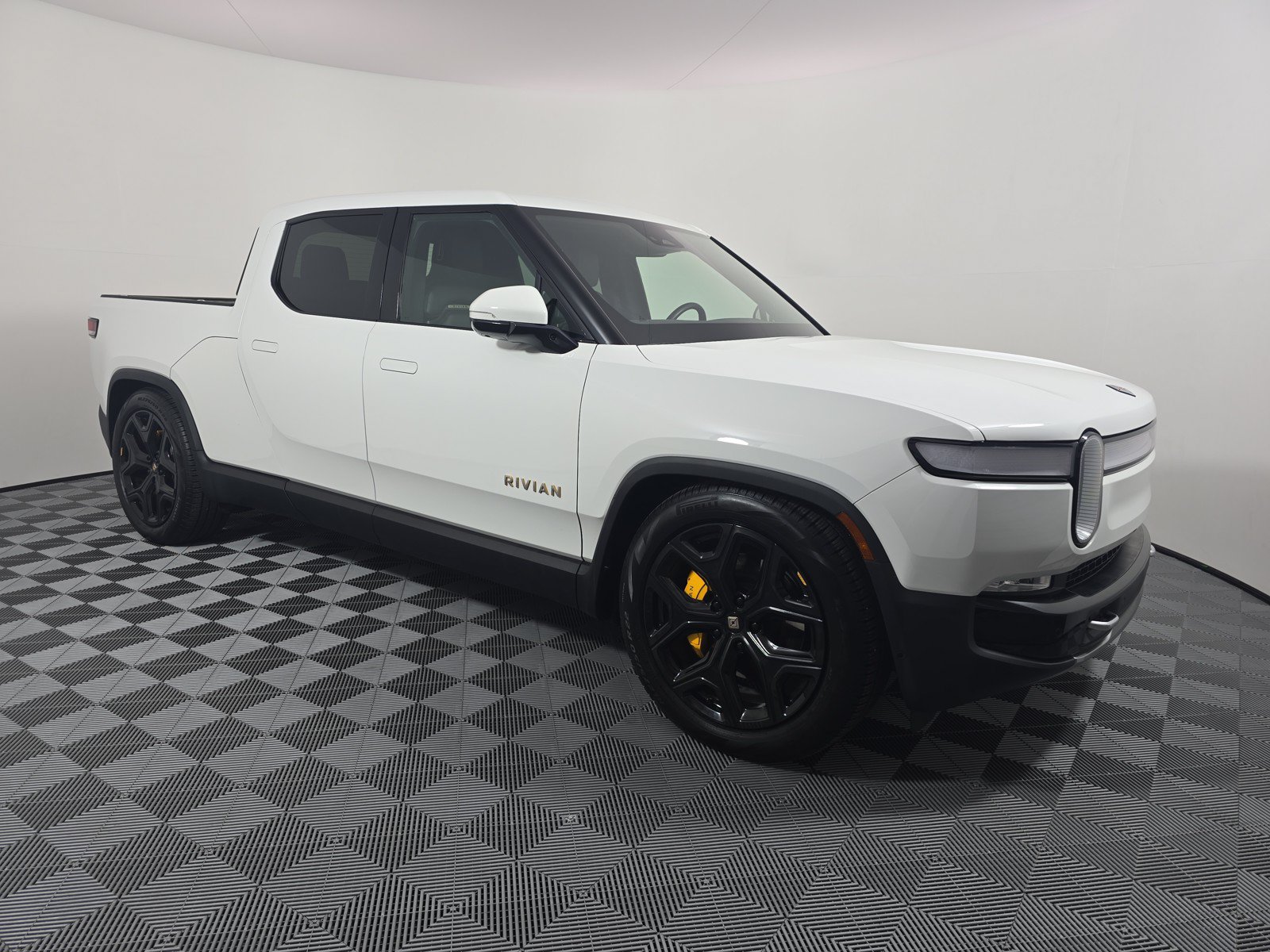 Used 2024 Rivian R1T Adventure AWD/4WD image 7