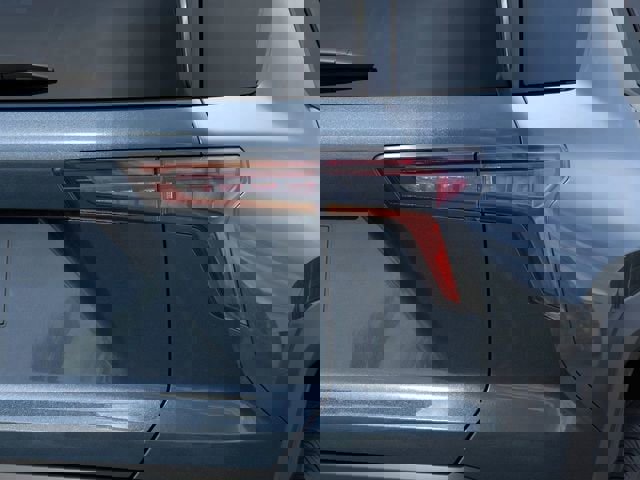 New 2026 Chevrolet Equinox LT w/ Convenience Package II AWD/4WD image 11