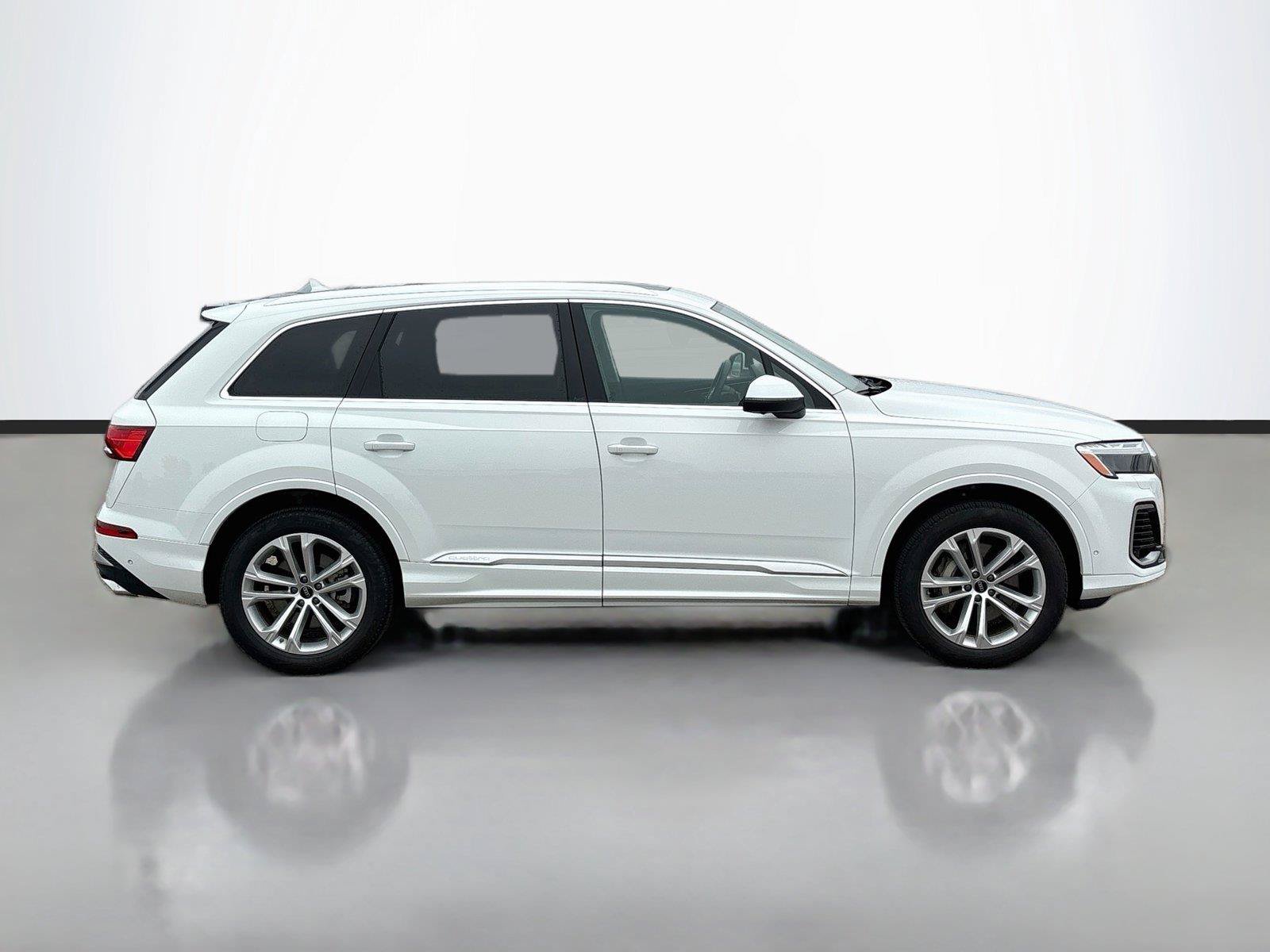 Used 2025 Audi Q7 3.0T Premium Plus AWD/4WD image 18
