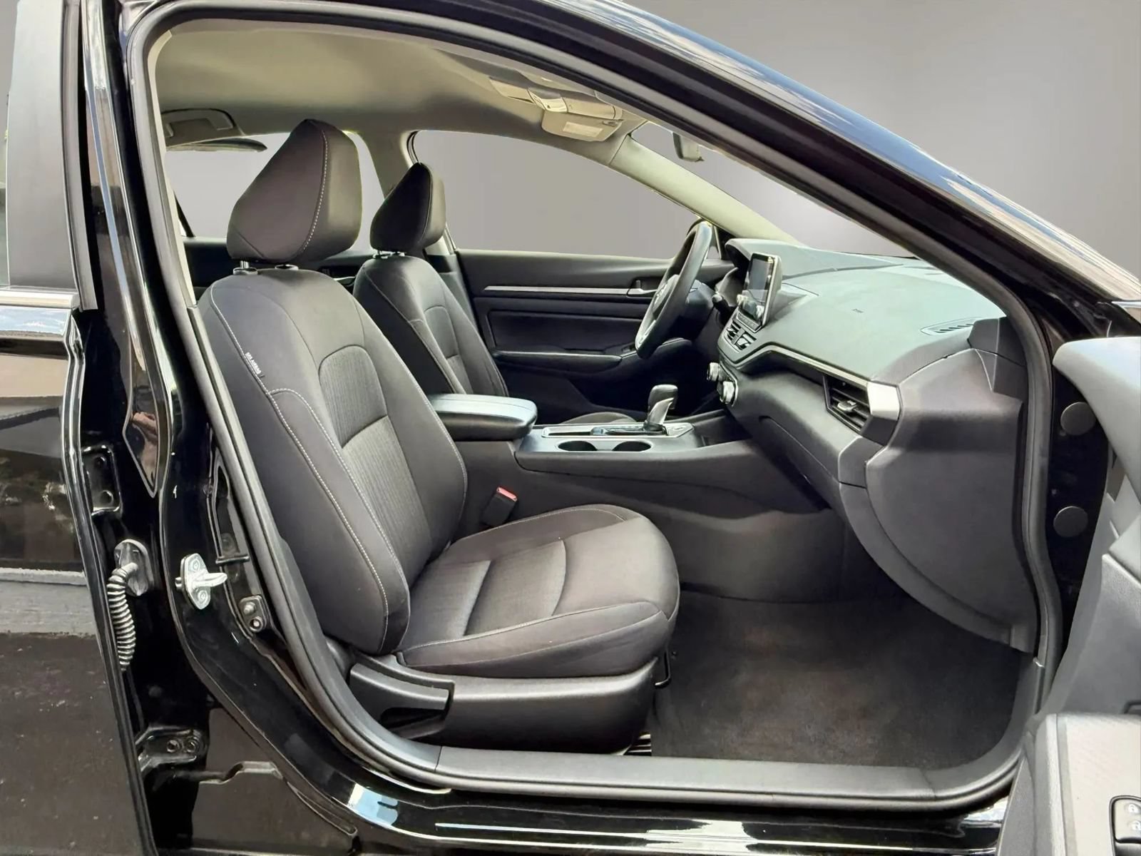 Used 2022 Nissan Altima 2.5 SV FWD image 18