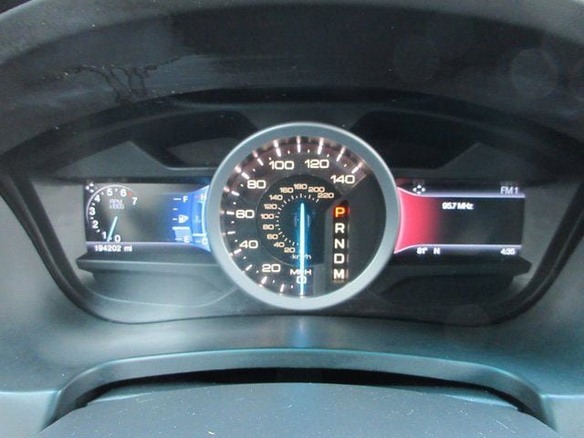 Used 2015 Ford Explorer XLT w/ Equipment Group 202A AWD/4WD image 14