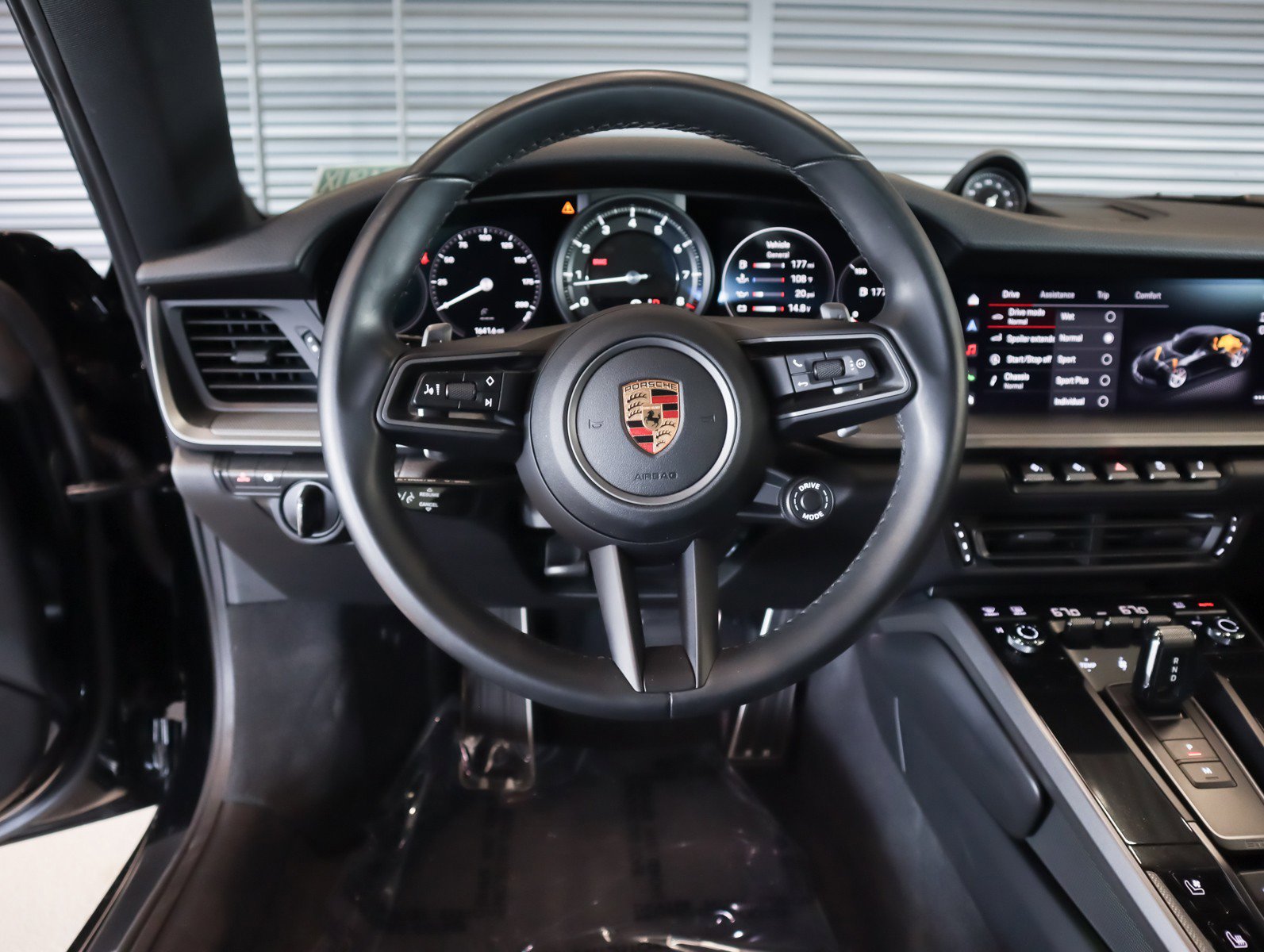Used 2022 Porsche 911 Carrera RWD image 13