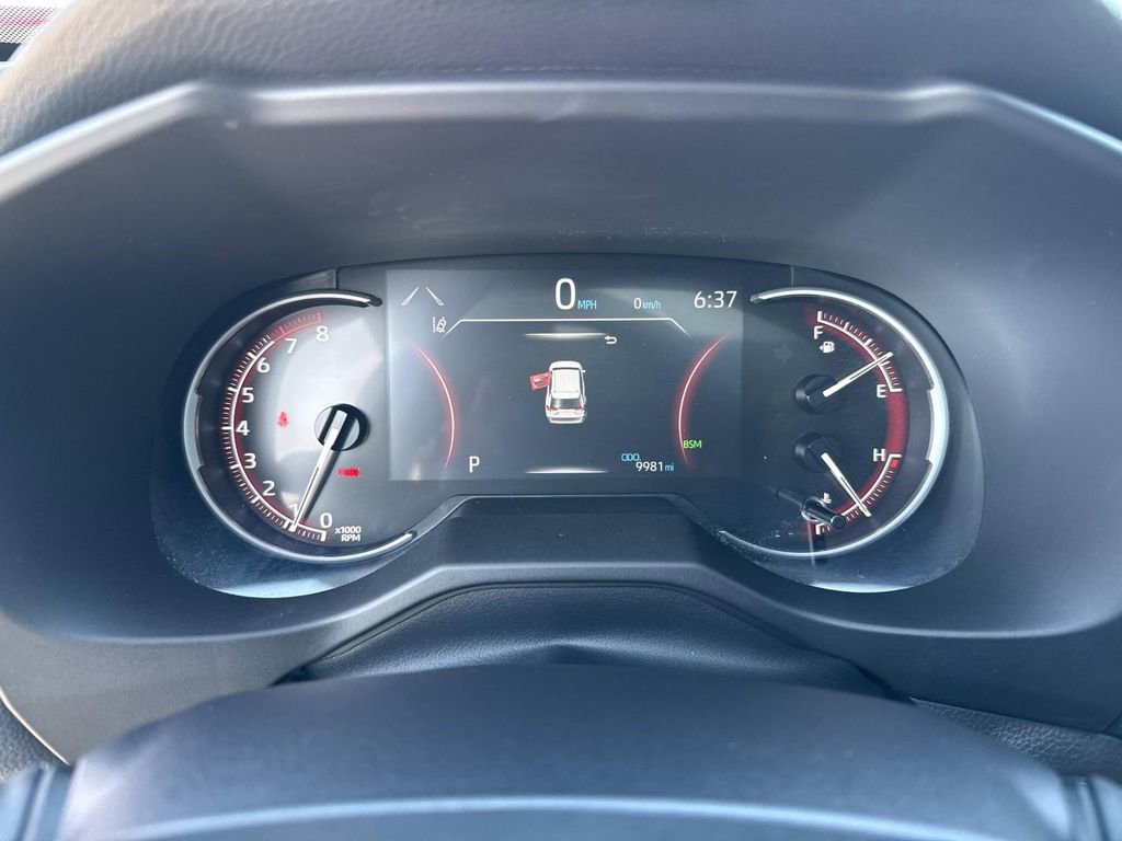 Used 2025 Toyota RAV4 XLE w/ Convenience Package FWD image 39