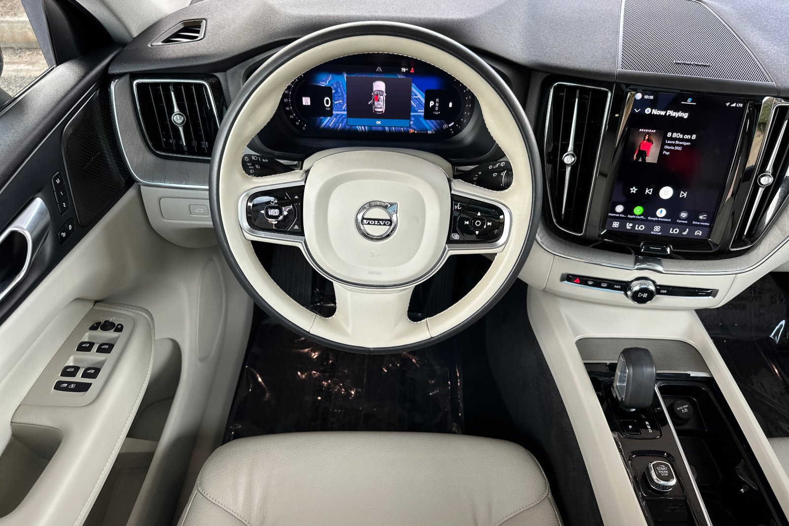 Certified 2023 Volvo XC60 B5 Plus w/ Climate Package FWD image 16