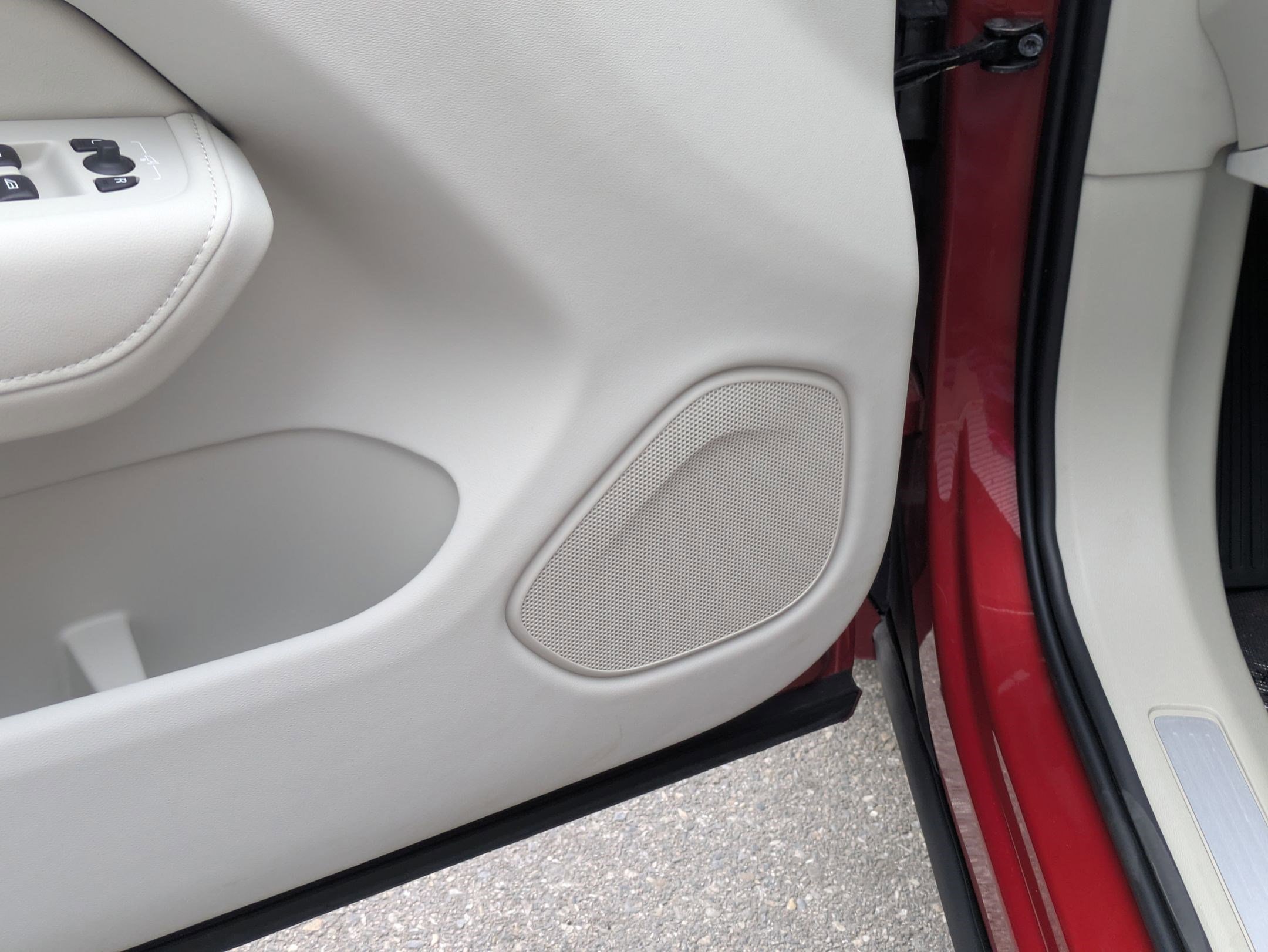 Used 2025 Volvo XC60 B5 Plus w/ Protection Package Premier image 13