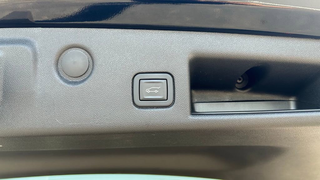 Used 2024 Chevrolet Equinox Premier w/ LPO, Floor Liner Package image 16