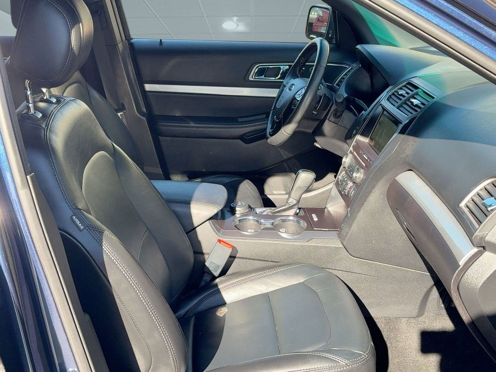 Used 2017 Ford Explorer XLT w/ Equipment Group 202A image 28