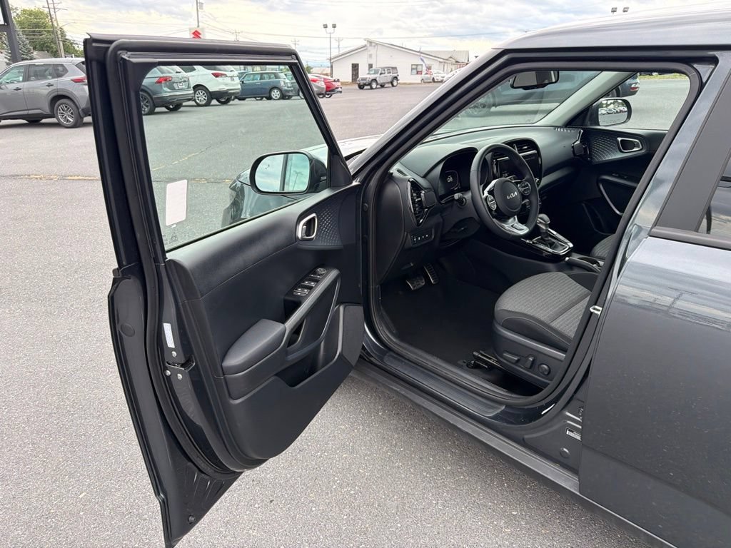 Used 2024 Kia Soul EX FWD image 14