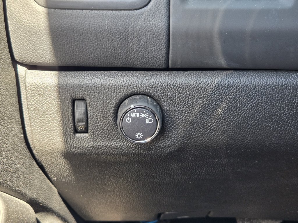 Used 2022 Chevrolet Colorado LT w/ Fleet Safety Package RWD image 22