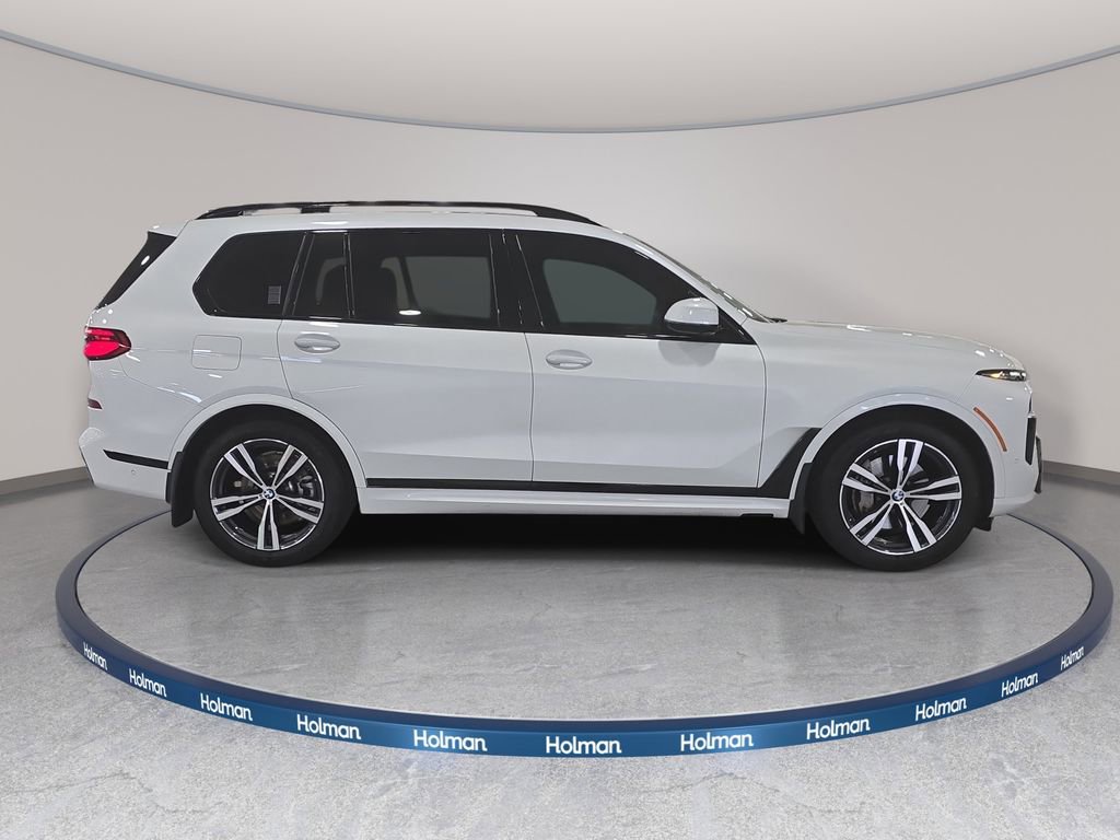 Certified 2024 BMW X7 xDrive40i w/ M Sport Package image 5