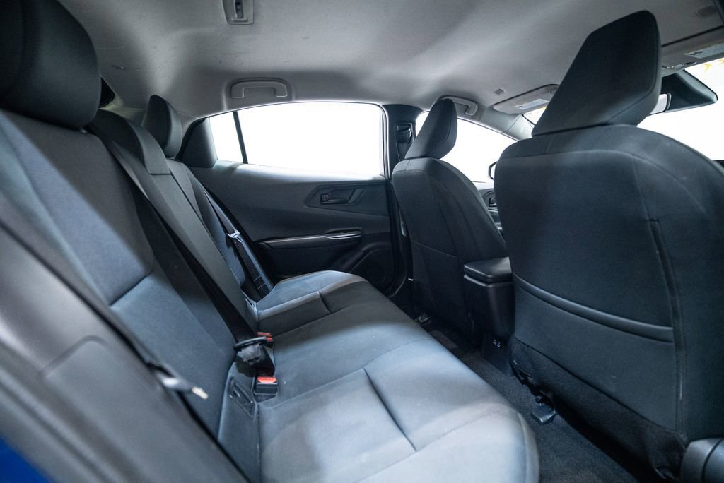 Used 2025 Toyota Prius LE image 30