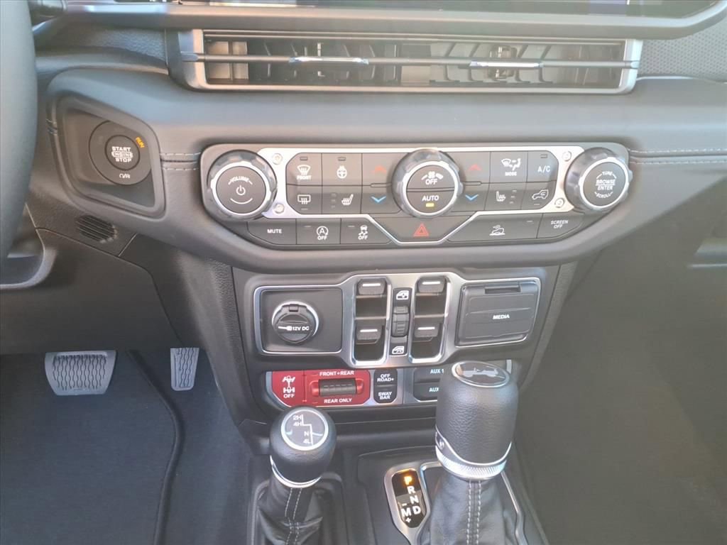 New 2025 Jeep Wrangler Rubicon image 18