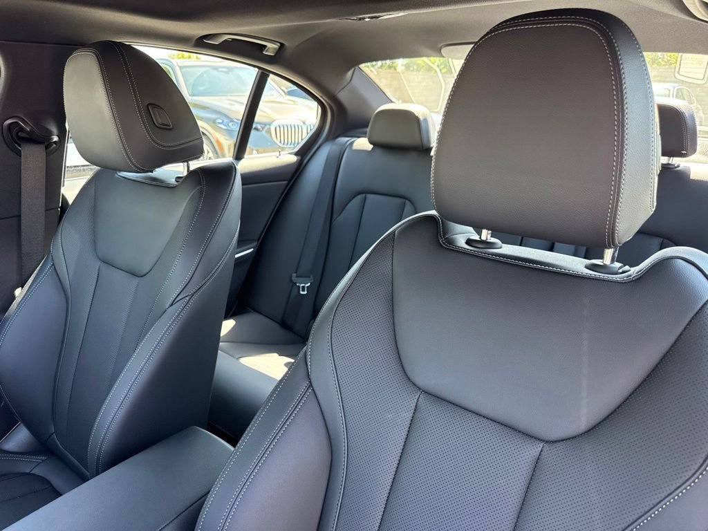 Used 2026 BMW 330i Sedan w/ Premium Package RWD image 21
