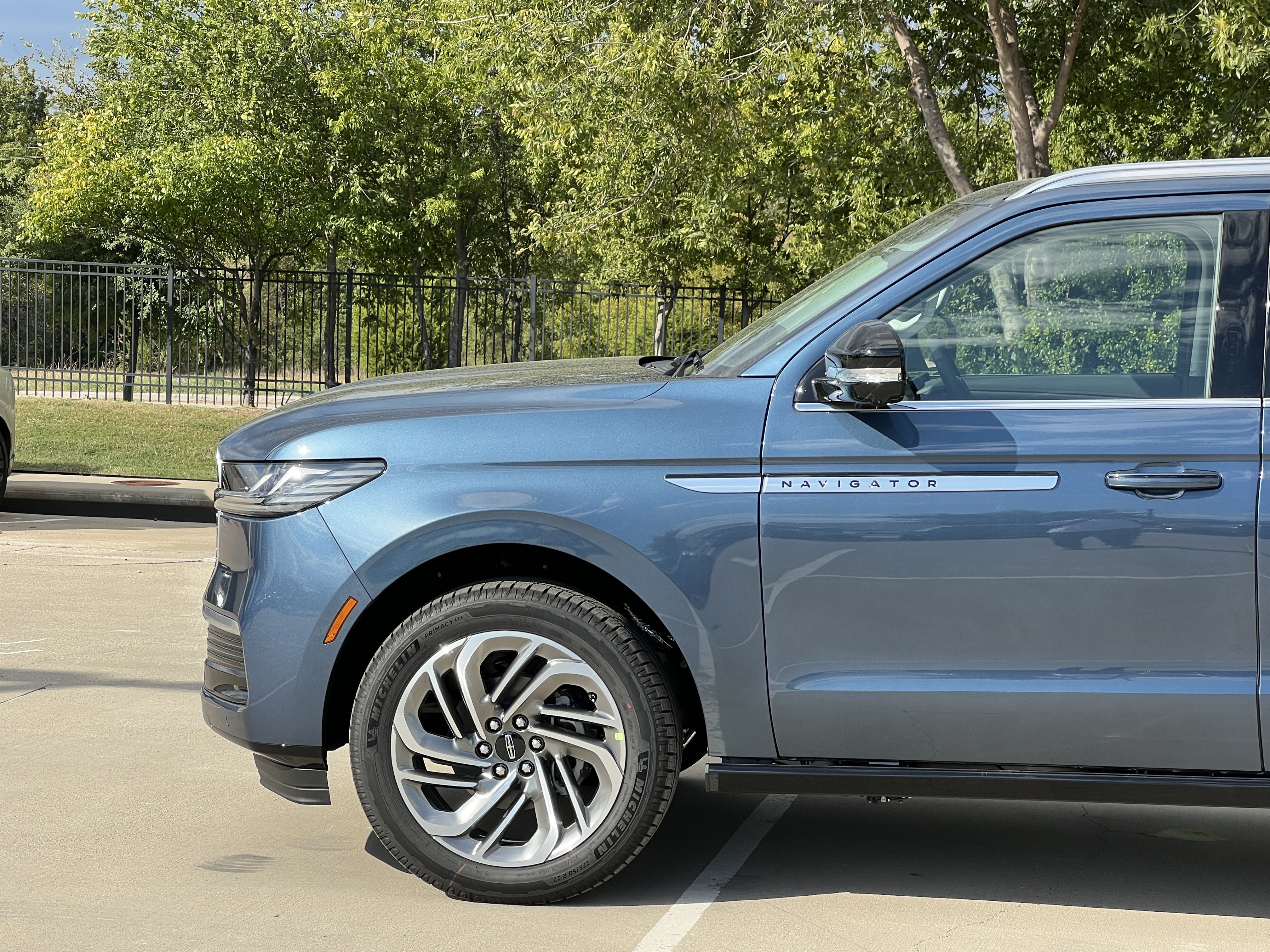 New 2027 Lincoln Navigator Reserve AWD/4WD image 5