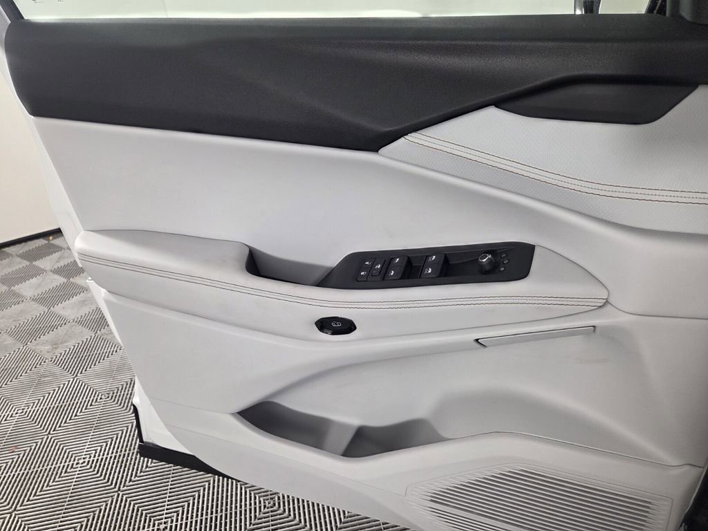 New 2026 Jeep Cherokee Limited AWD/4WD image 16