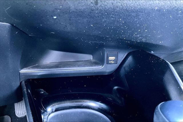 Used 2022 Toyota C-HR XLE image 32