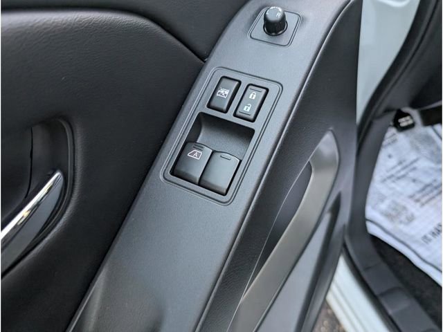 Certified 2025 Nissan Frontier SV image 15