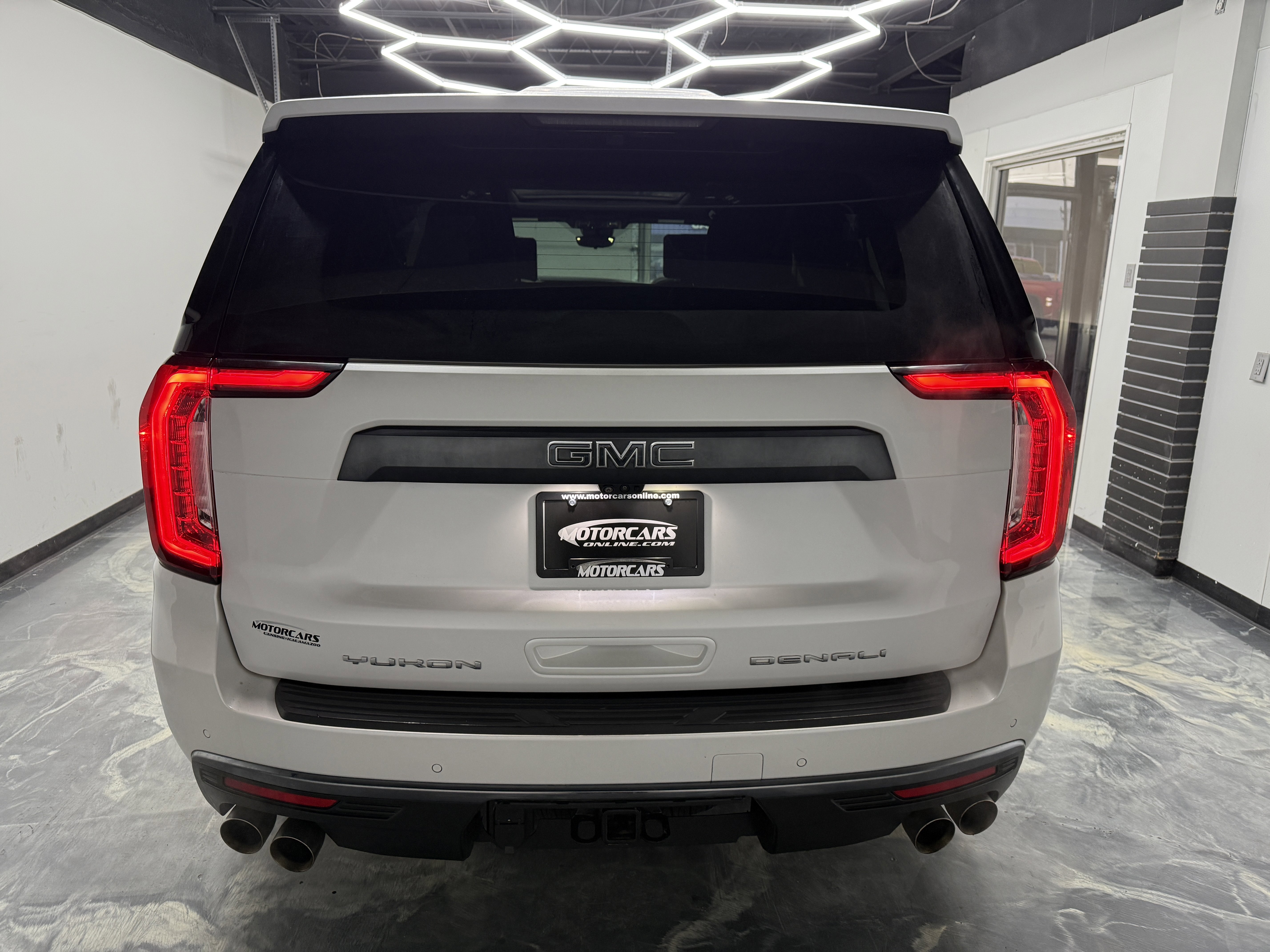 Used 2023 GMC Yukon XL Denali Ultimate image 4