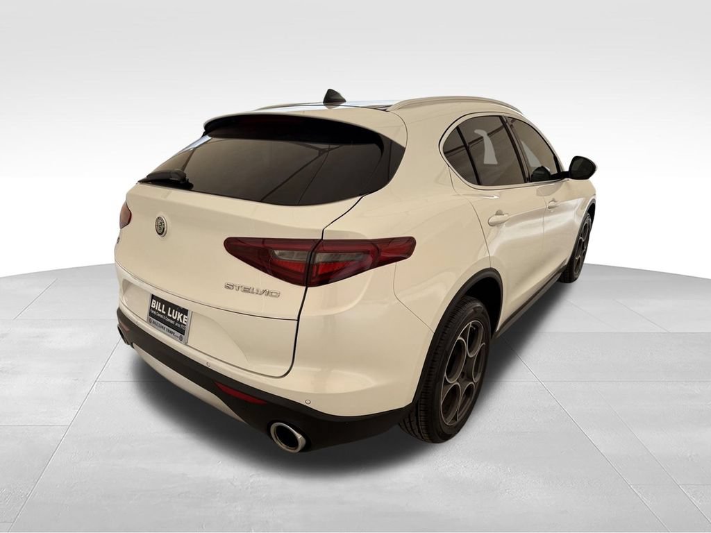 Used 2018 Alfa Romeo Stelvio Ti AWD/4WD image 10