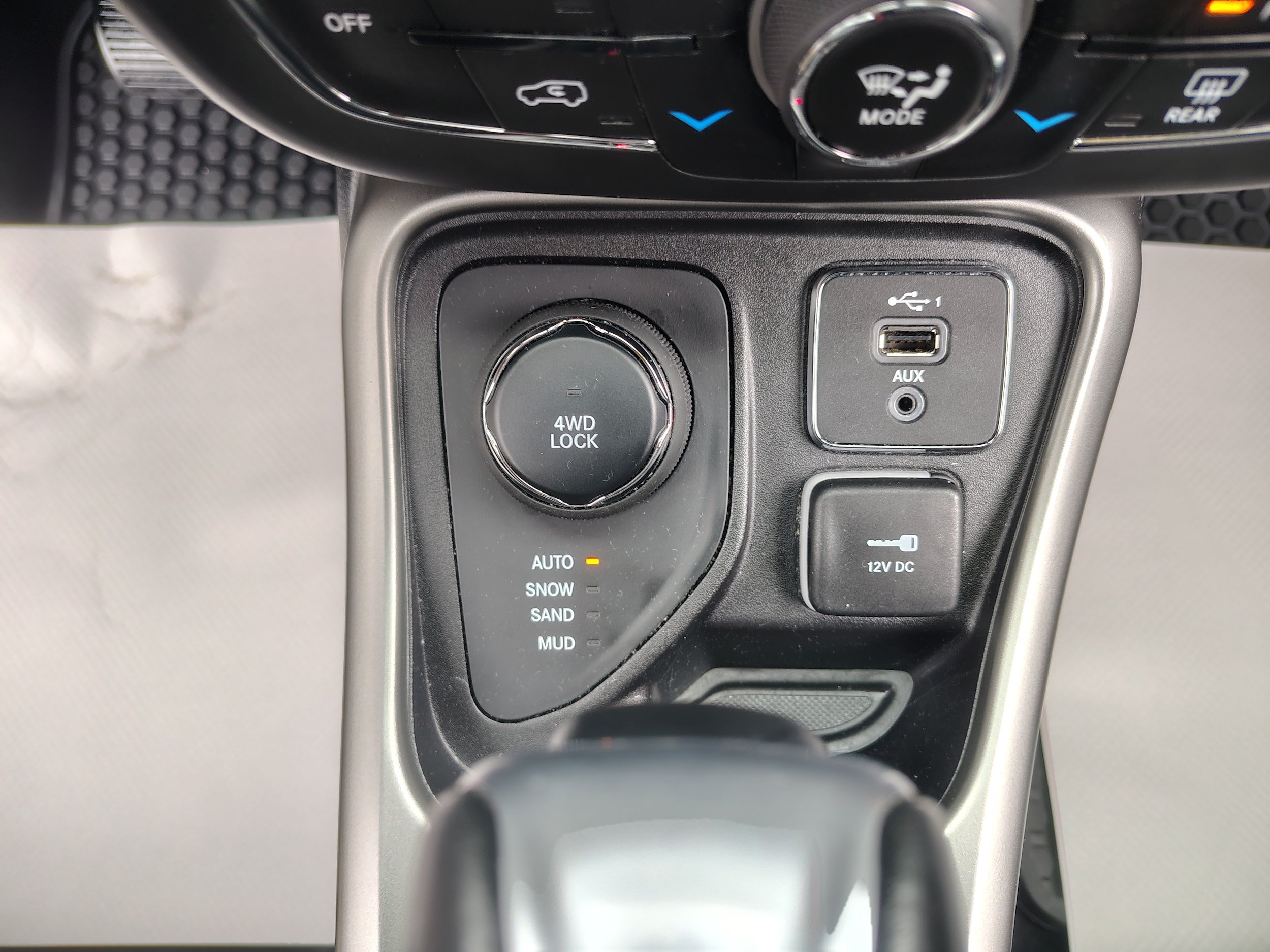 Certified 2021 Jeep Compass Latitude w/ Convenience Group AWD/4WD image 35