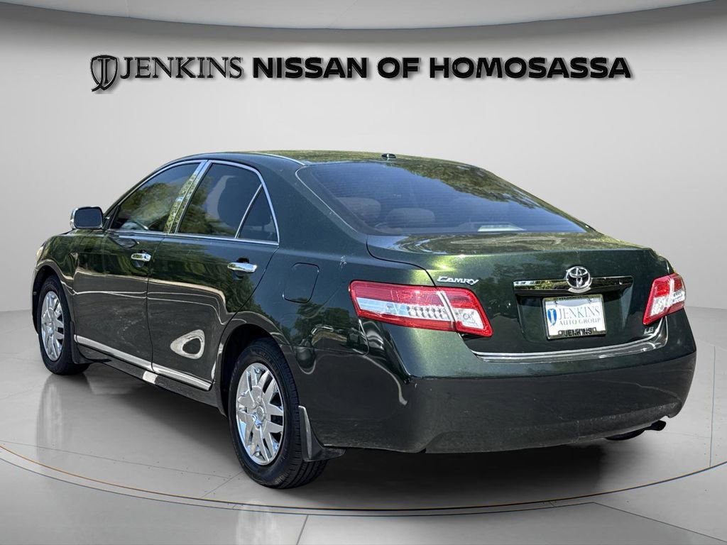 Used 2010 Toyota Camry LE image 7