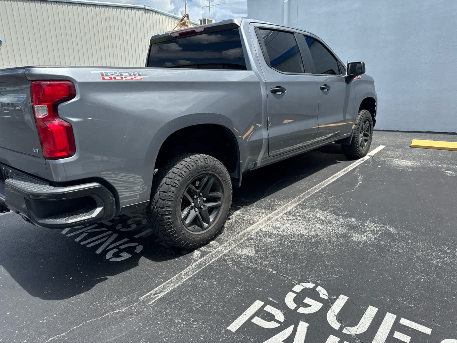 Used 2021 Chevrolet Silverado 1500 LT Trail Boss w/ Bed Protection Package AWD/4WD image 8