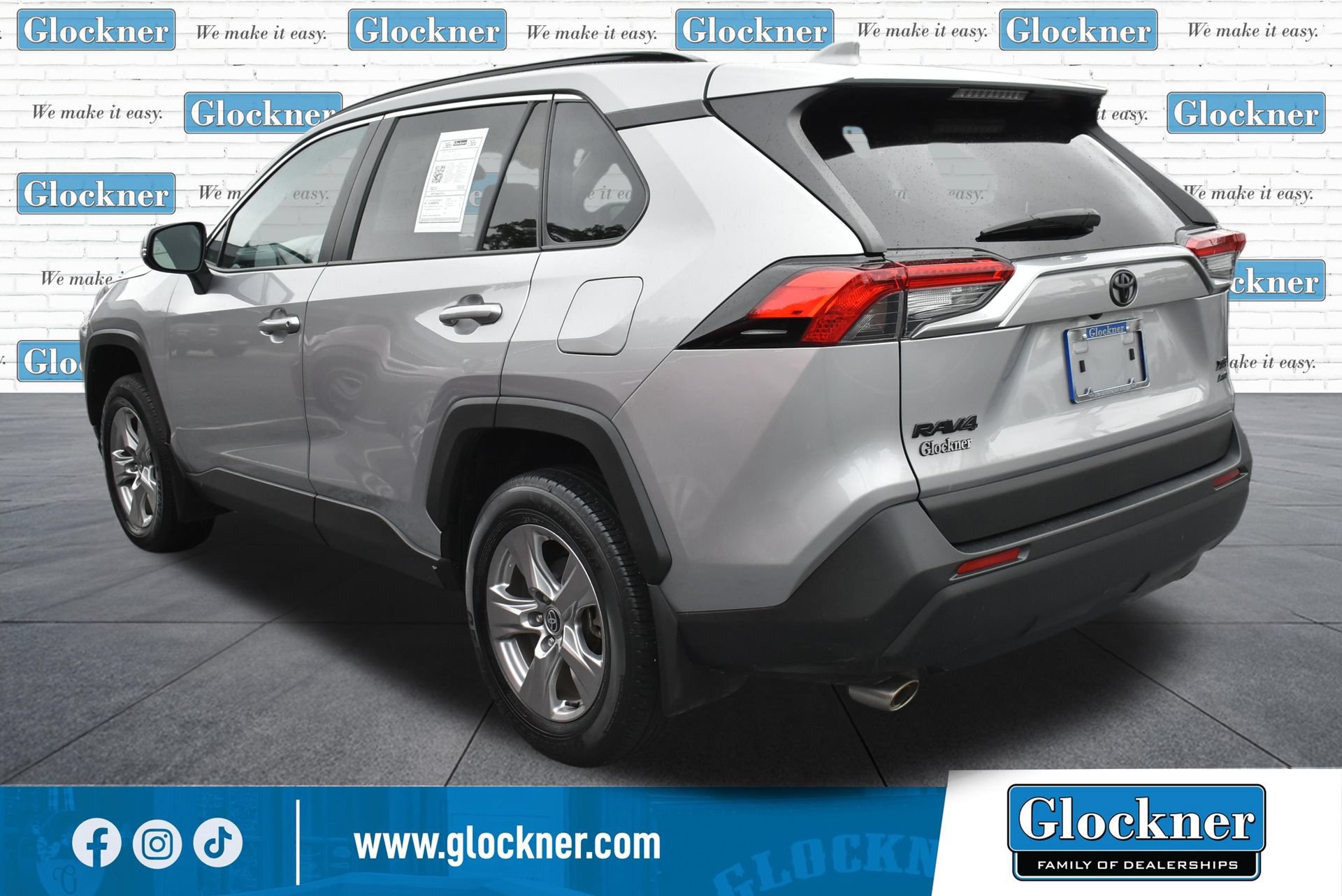 Used 2022 Toyota RAV4 XLE AWD/4WD image 16