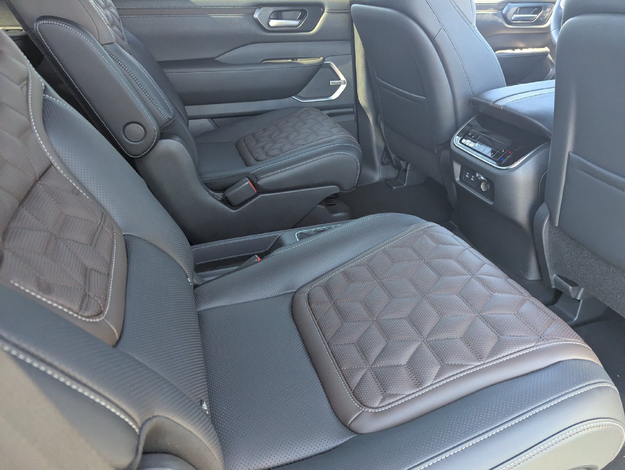 New 2027 Nissan Armada Platinum AWD/4WD image 25