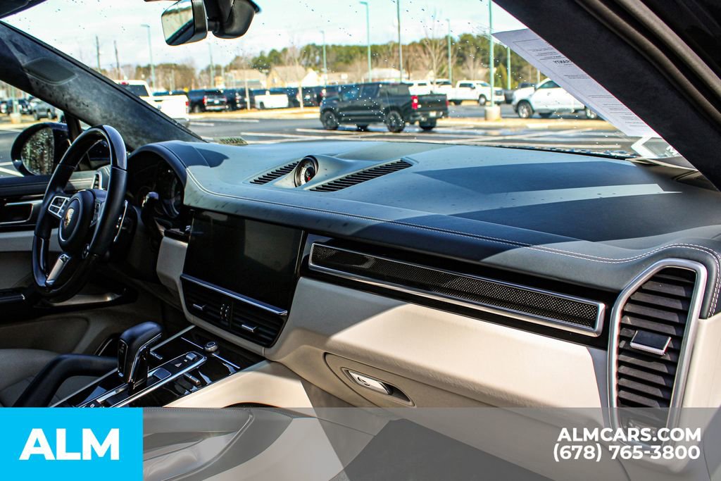 Used 2023 Porsche Cayenne Turbo image 23