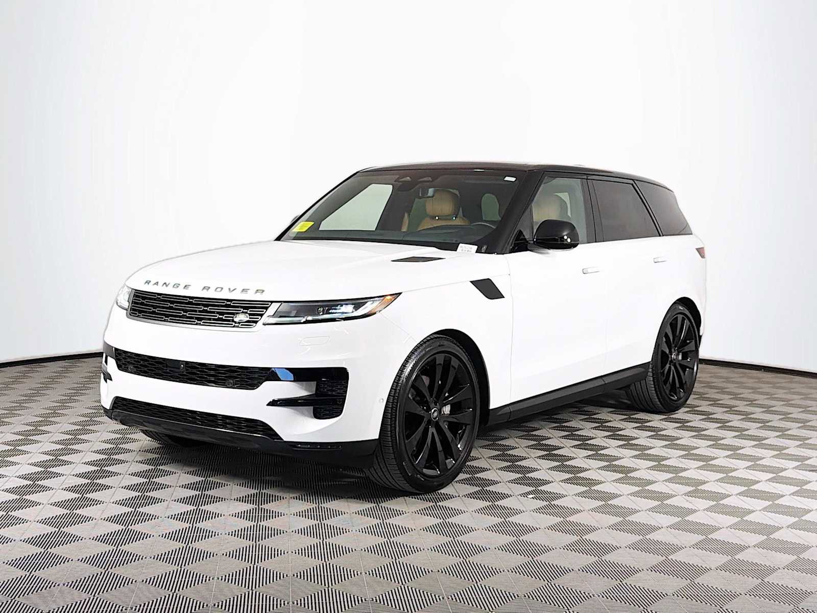 Used 2025 Land Rover Range Rover Sport SE image 1
