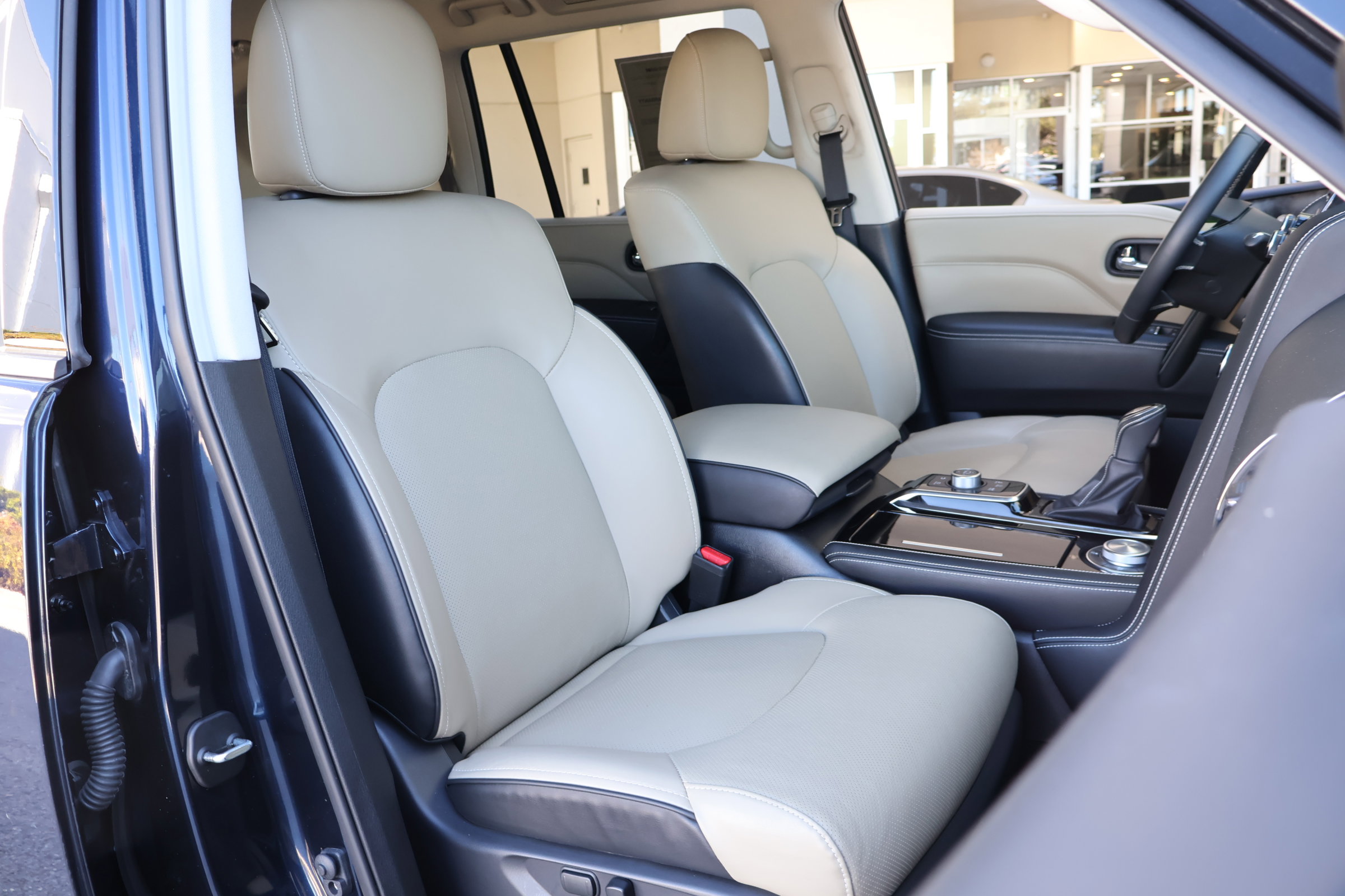 Certified 2024 INFINITI QX80 Premium Select w/ Cargo Package image 24