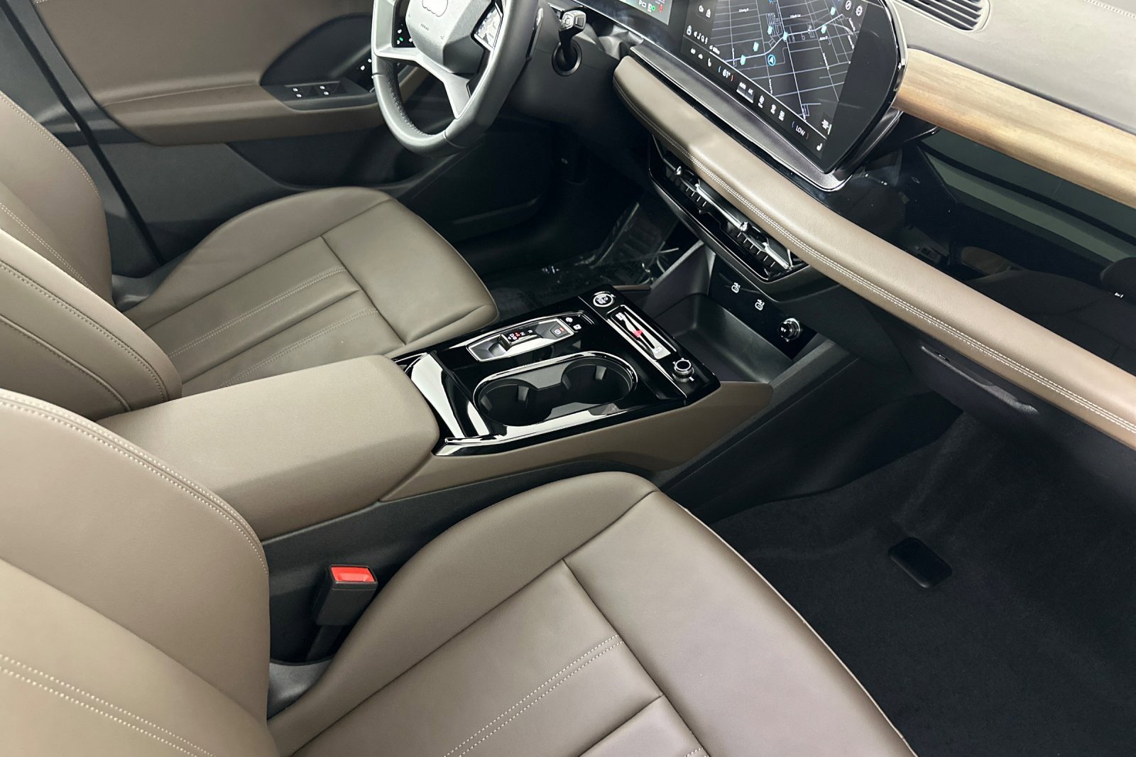 Used 2025 Audi Q6 e-tron Premium w/ Convenience Package image 15