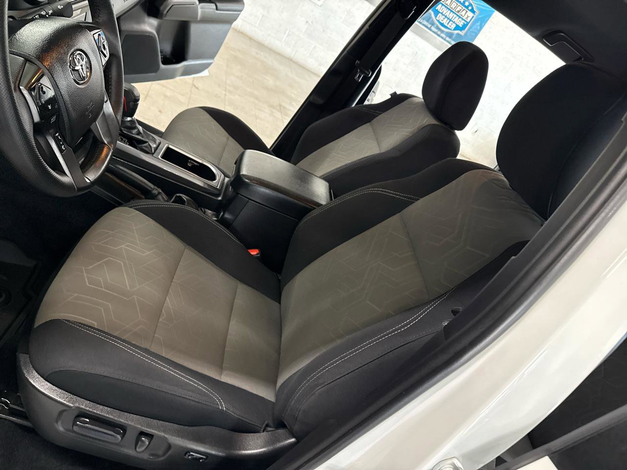 Used 2023 Toyota Tacoma TRD Off-Road w/ Technology Package image 9