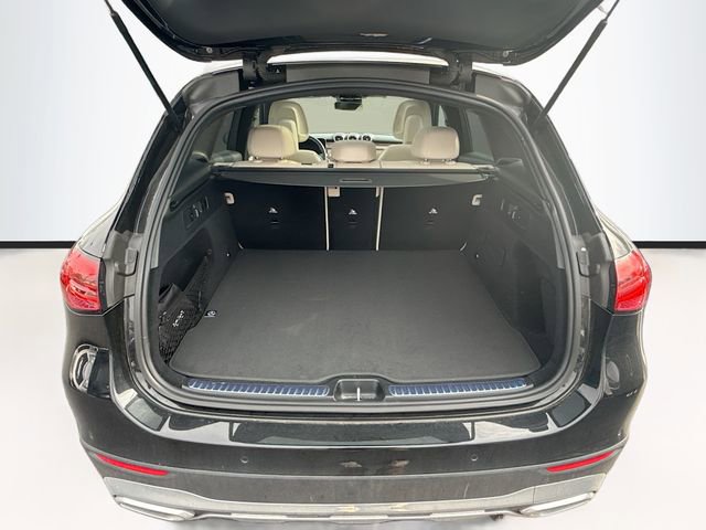 Used 2025 Mercedes-Benz GLC 300 4MATIC image 29