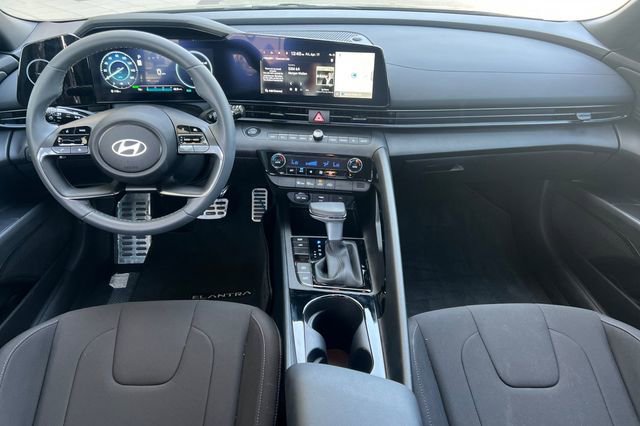 Used 2025 Hyundai Elantra SEL FWD image 15