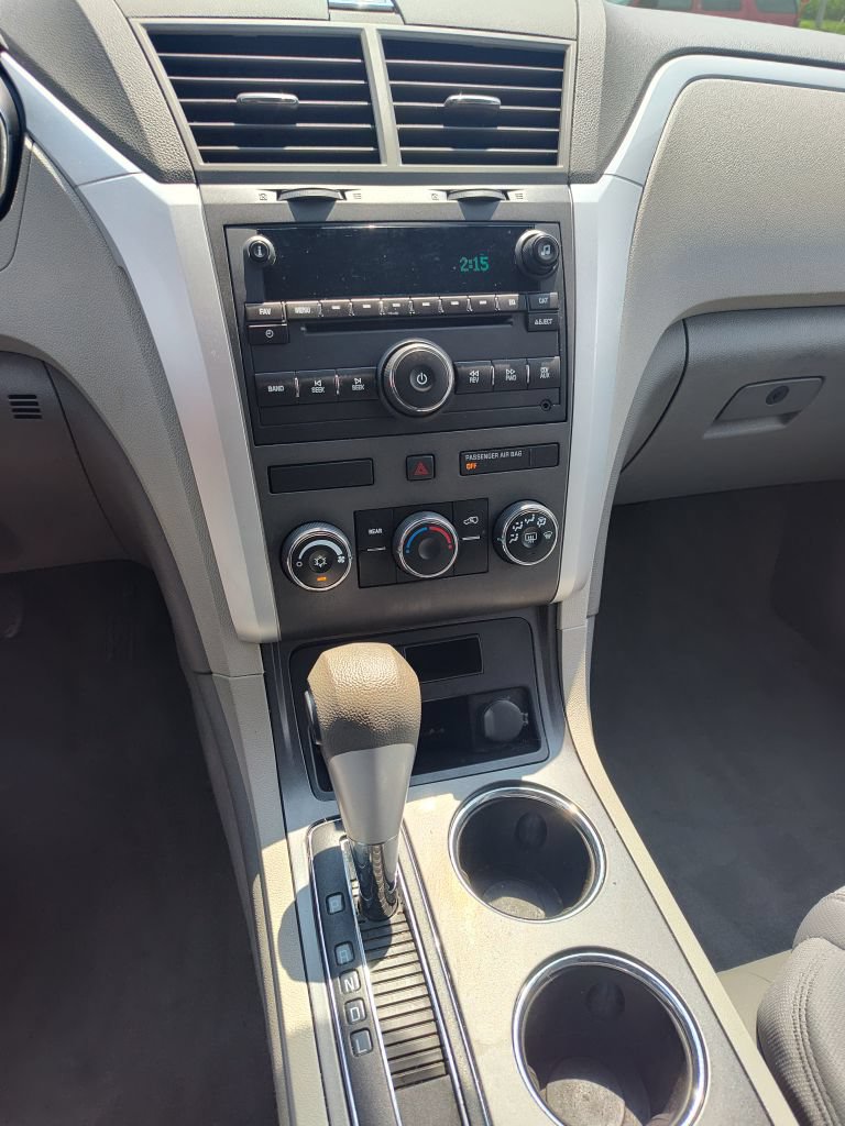 Used 2011 Chevrolet Traverse LS FWD image 9