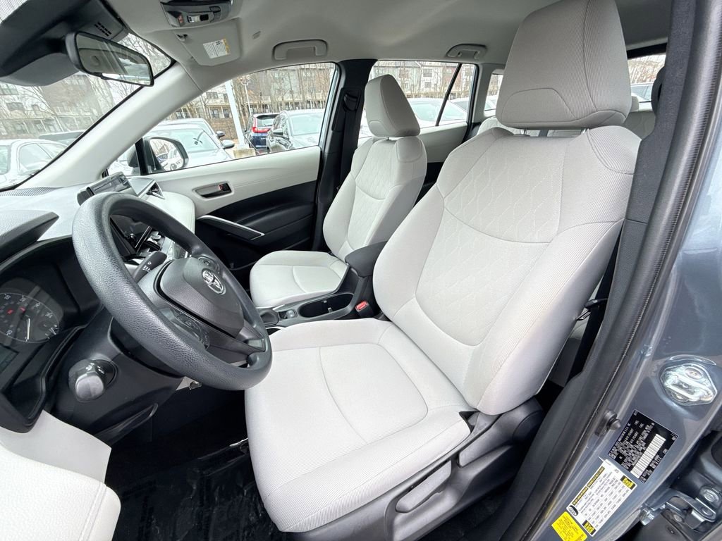 Used 2023 Toyota Corolla Cross L image 13