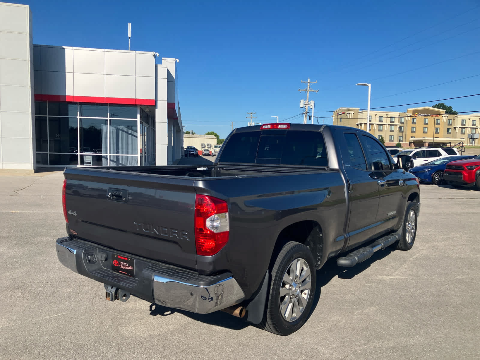 Used 2014 Toyota Tundra Limited w/ Limited Premium Package AWD/4WD image 7