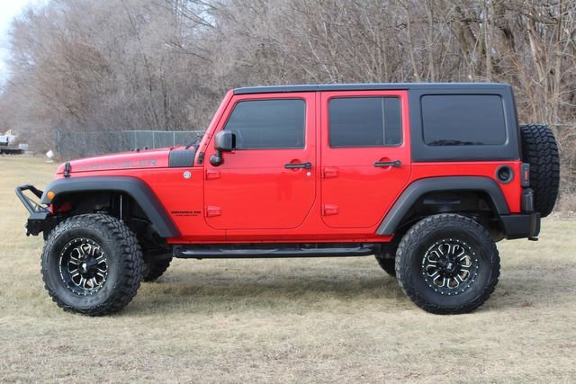 Used 2015 Jeep Wrangler Unlimited Sport w/ Connectivity Group AWD/4WD image 2