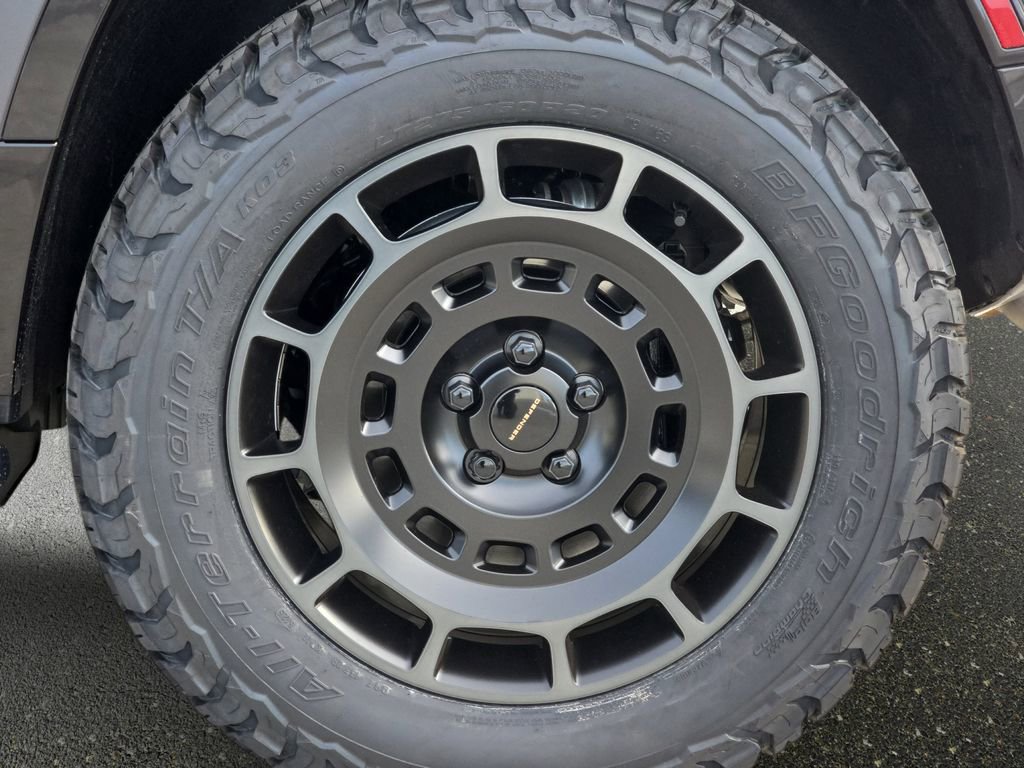 New 2026 Land Rover Defender 110 V8 image 34