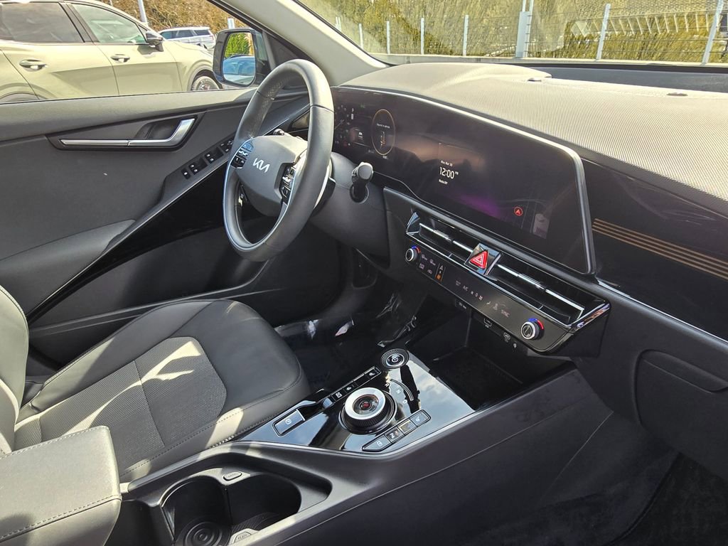 Used 2023 Kia Niro Wind w/ Wind Preserve Package FWD image 13