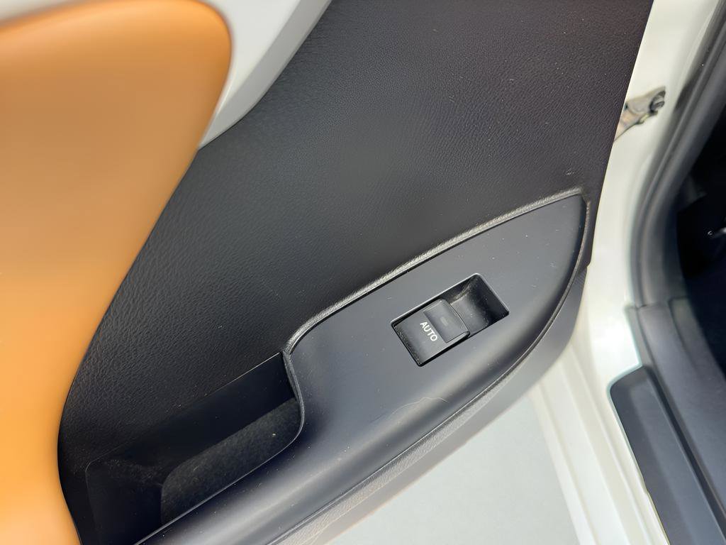 Used 2012 Lexus CT 200h Premium image 14