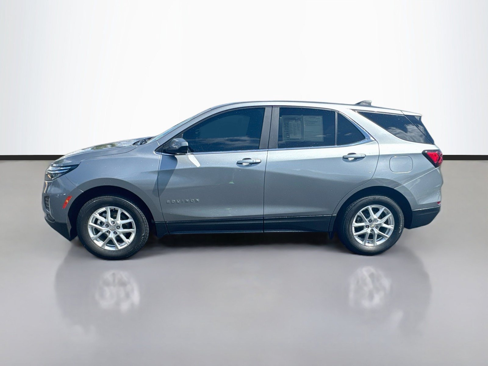 Used 2023 Chevrolet Equinox LT AWD/4WD image 4