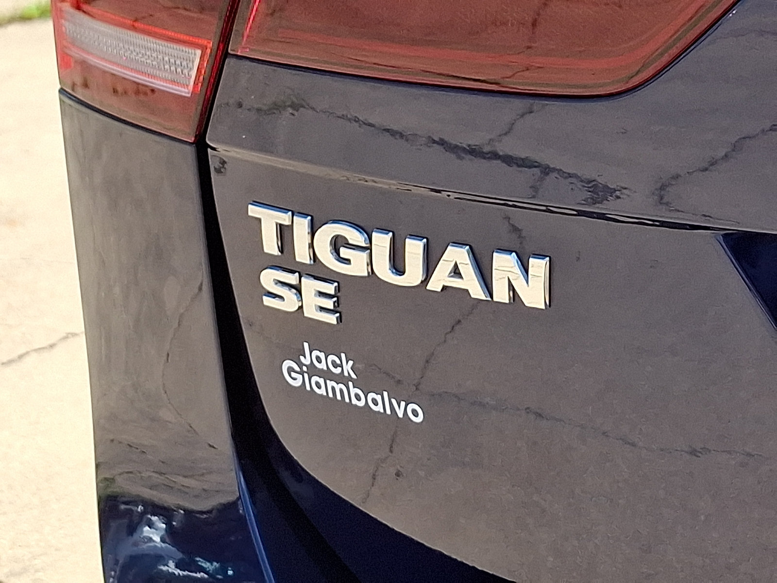 Used 2021 Volkswagen Tiguan SE w/ Panoramic Sunroof Package AWD/4WD image 31