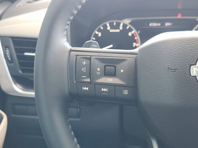 Used 2025 Nissan Rogue SV w/ SV Premium Package FWD image 22