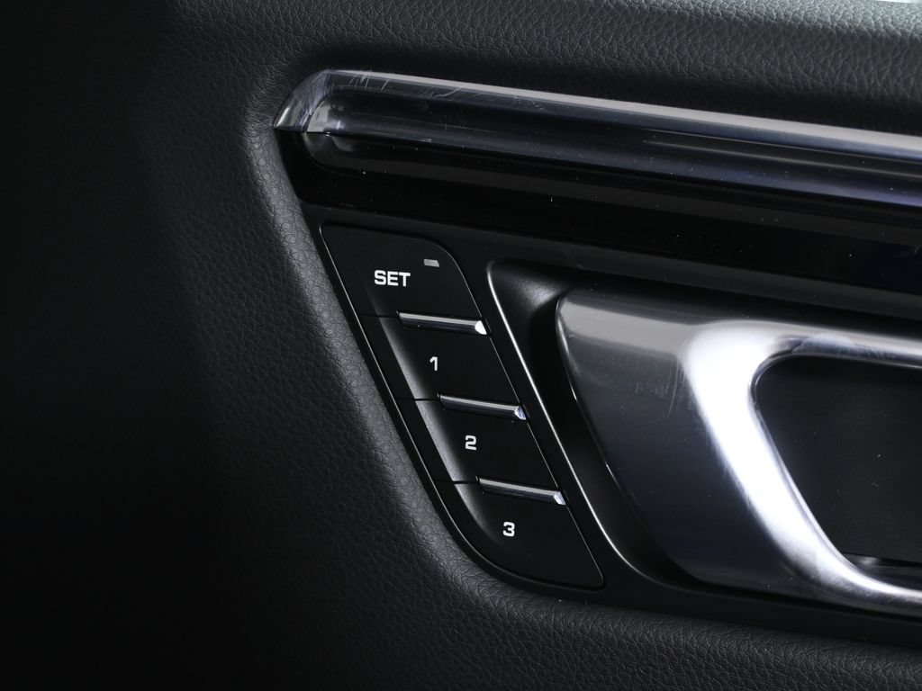 New 2026 Porsche Macan AWD/4WD image 41