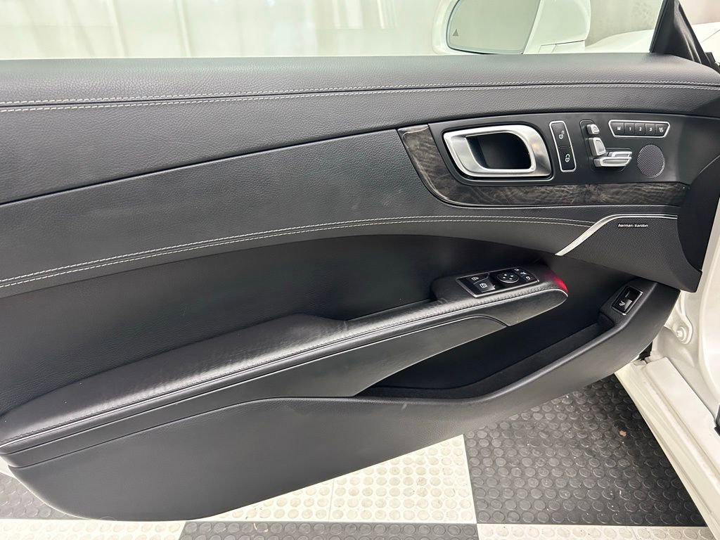 Used 2013 Mercedes-Benz SL 550 image 11
