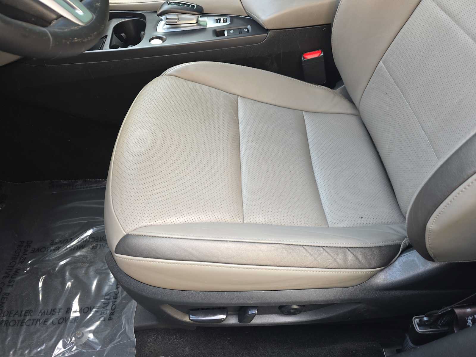 Used 2024 INFINITI QX50 Luxe w/ Accent Package FWD image 17
