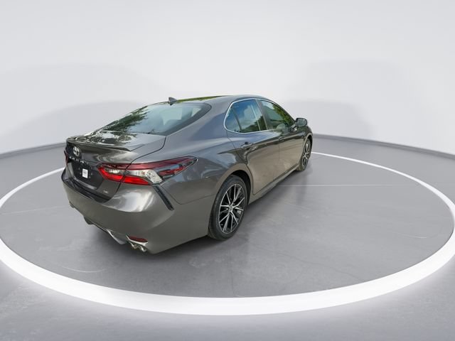 Used 2024 Toyota Camry SE w/ Cold Weather Package FWD image 8