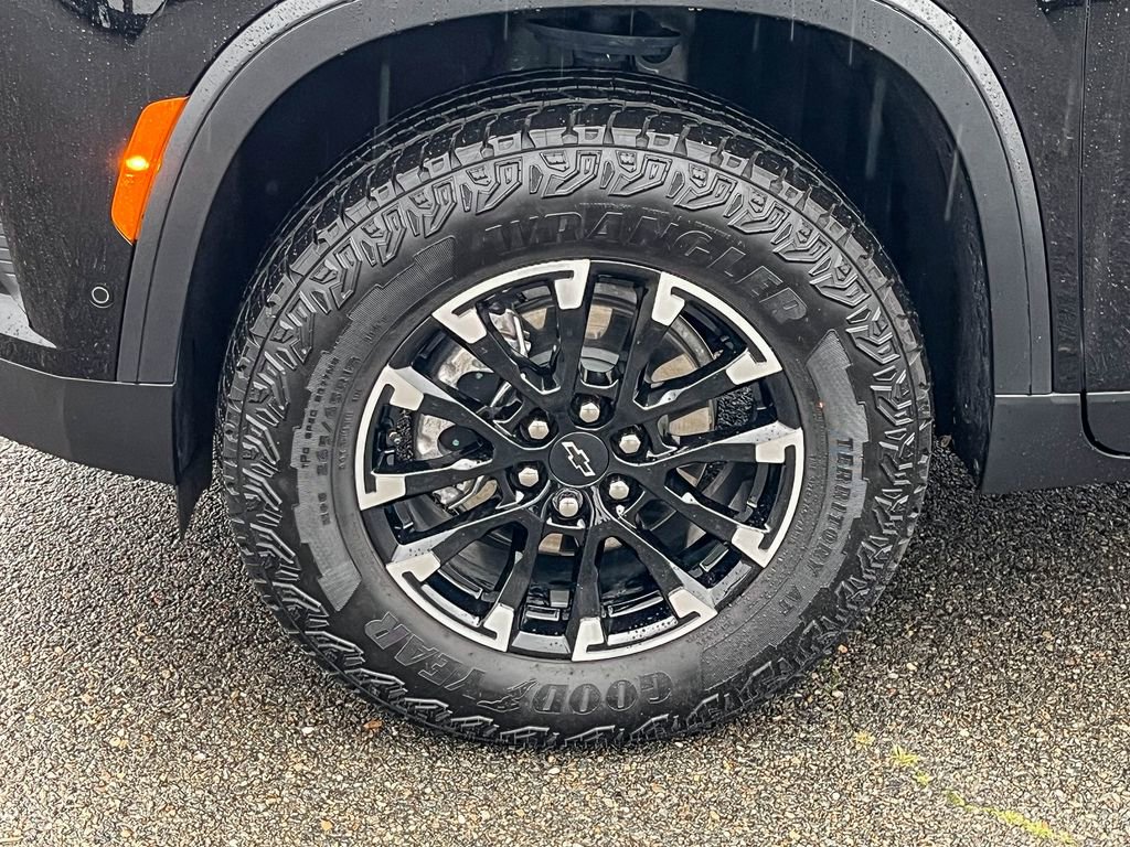 Used 2025 Chevrolet Traverse Z71 w/ Enhanced Driving Package image 16